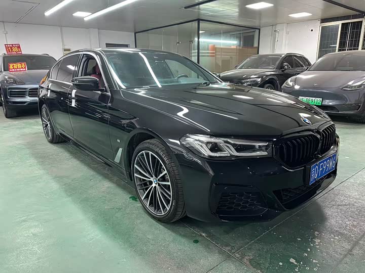 Фото 3 - BMW 5 Series