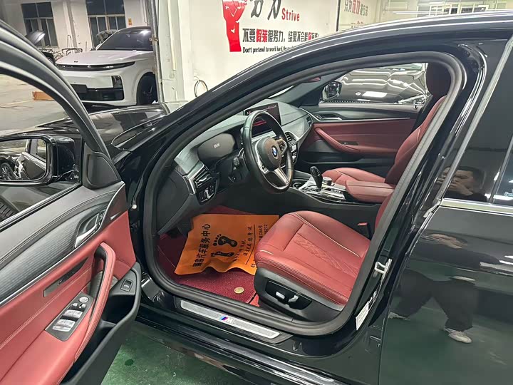 Фото 6 - BMW 5 Series