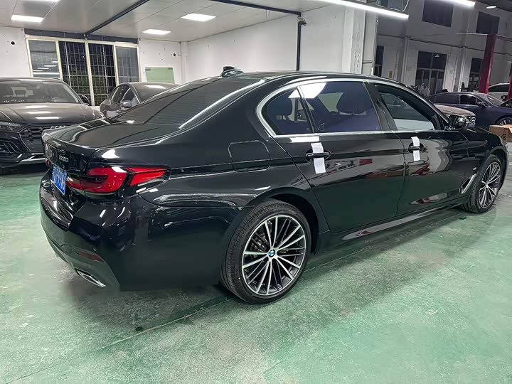 Фото 9 - BMW 5 Series