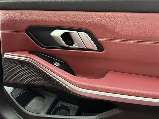 Фото 15 - BMW 3 Series