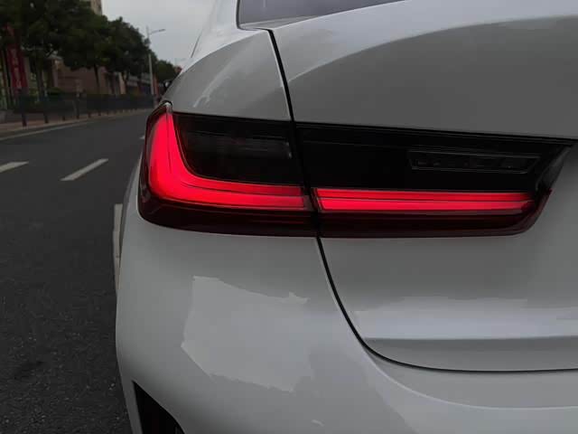 Фото 21 - BMW 3 Series