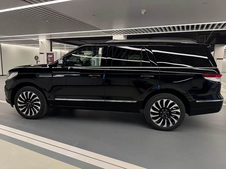 Фото 5 - Lincoln Navigator