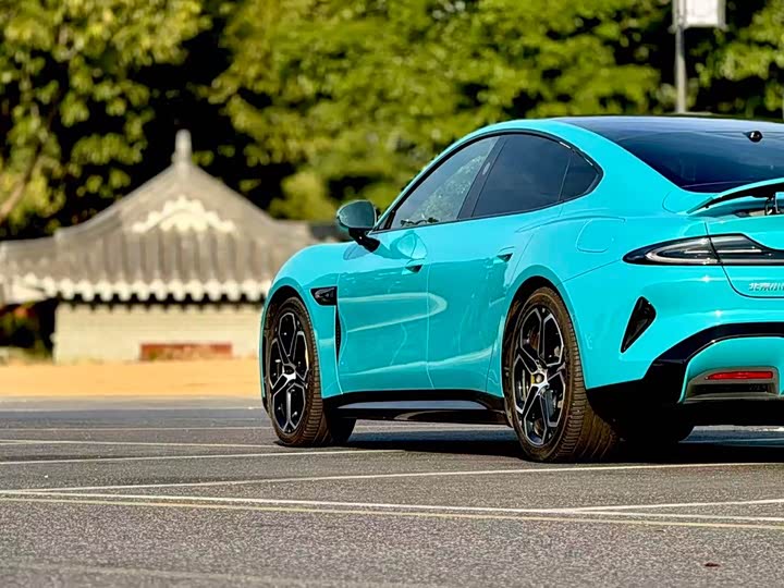 Фото 15 - Xiaomi SU7