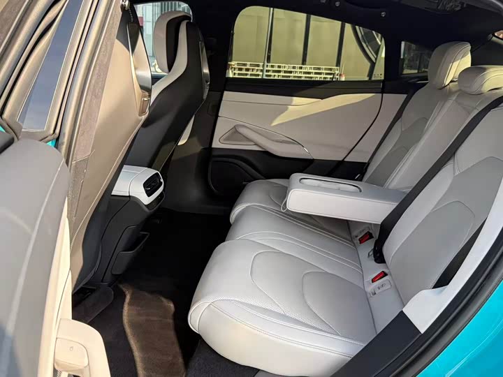 Фото 6 - Xiaomi SU7