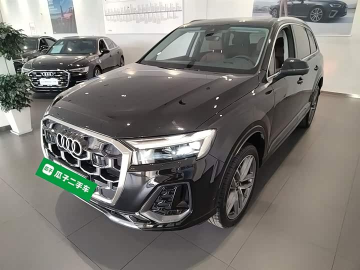 Фото 1 - Audi Q7