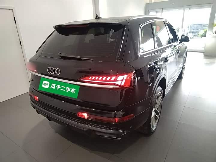 Фото 7 - Audi Q7