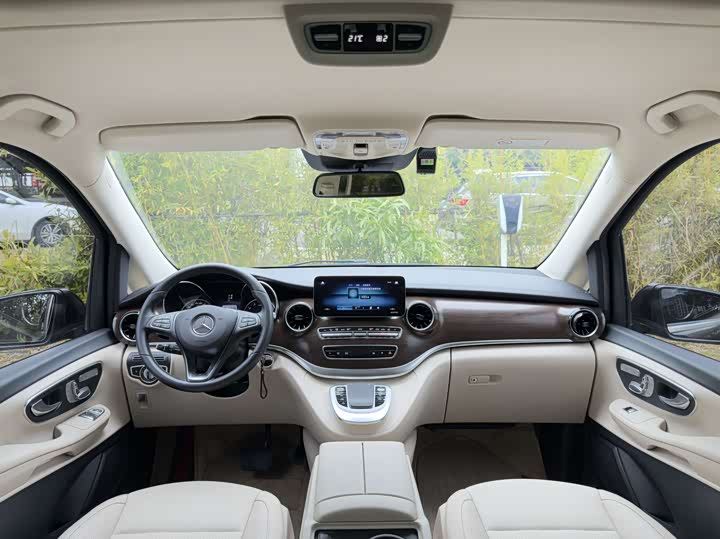 Фото 8 - Mercedes-Benz V-Class