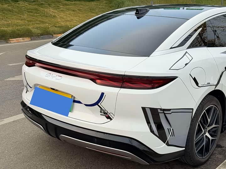 Фото 12 - BYD Han L