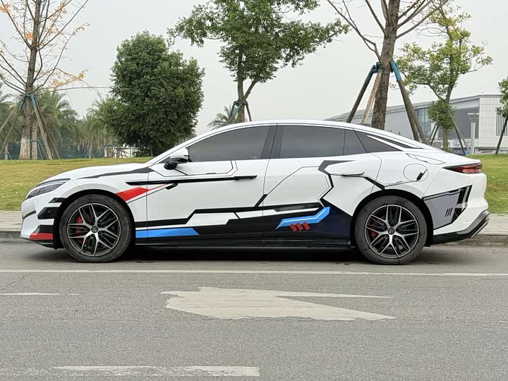 Фото 2 - BYD Han L