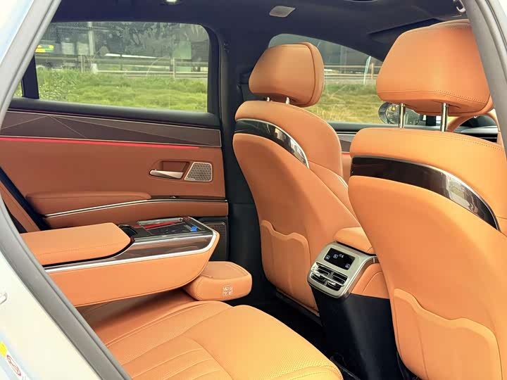 Фото 23 - BYD Han L