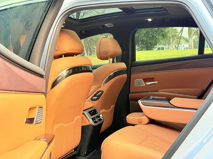 Фото 27 - BYD Han L