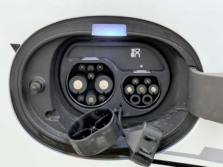 Фото 39 - BYD Han L