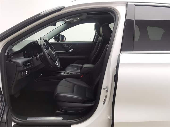 Фото 10 - Lincoln Corsair