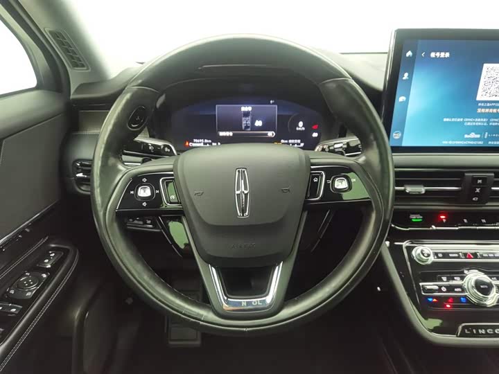 Фото 11 - Lincoln Corsair