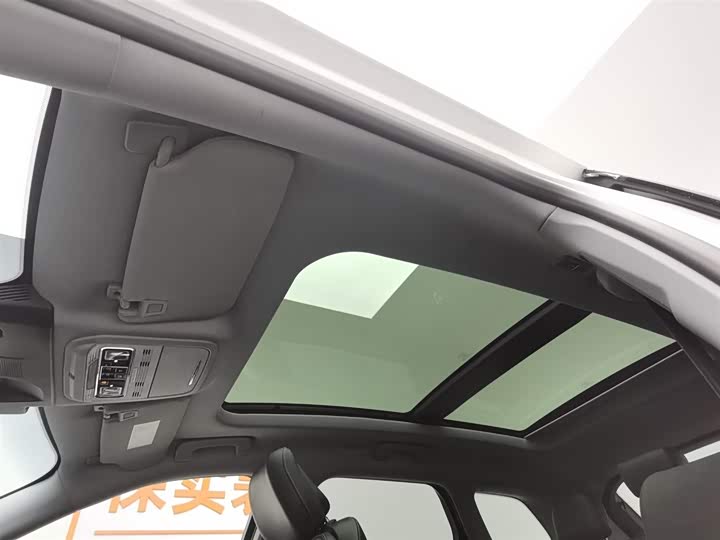 Фото 14 - Lincoln Corsair