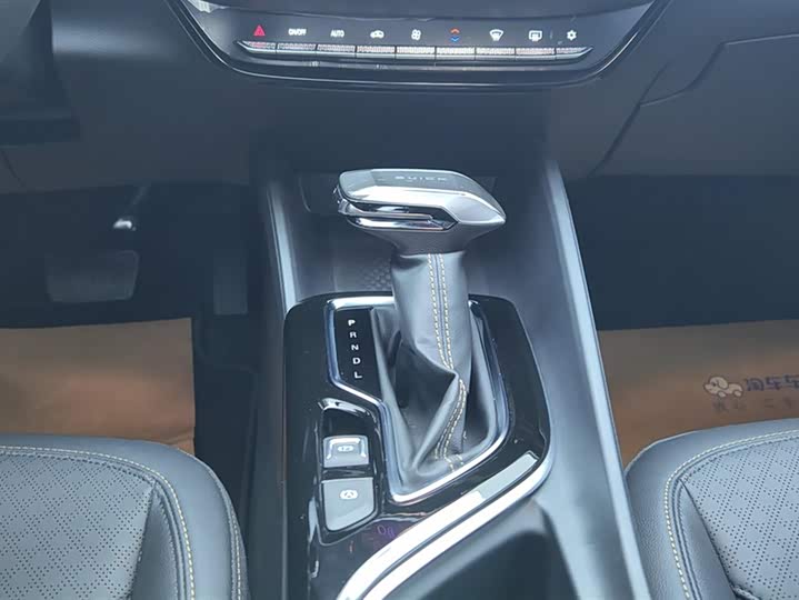 Фото 16 - Buick Verano