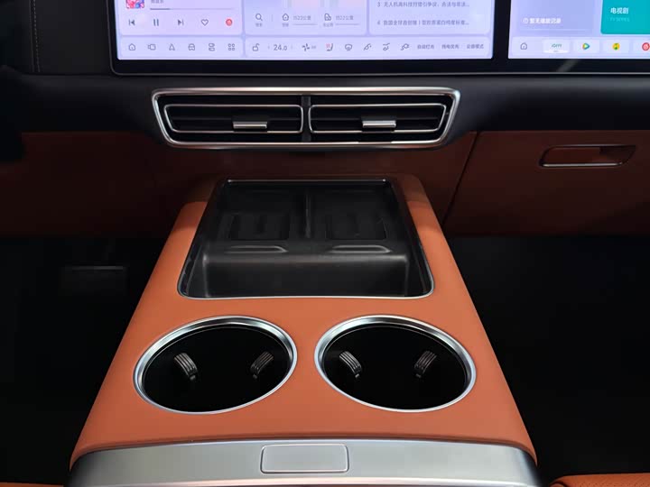 Фото 13 - LiXiang L9