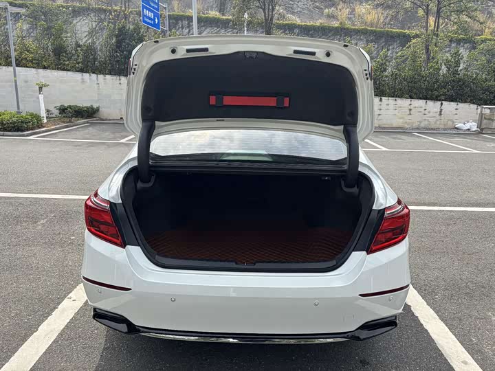 Фото 14 - Honda Inspire