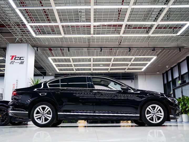 Фото 4 - Volkswagen Magotan