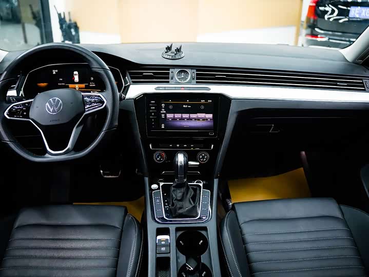 Фото 5 - Volkswagen Magotan