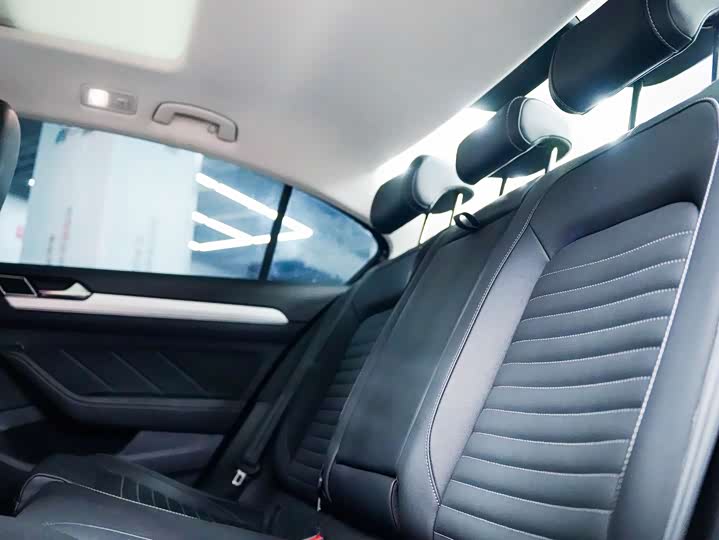 Фото 7 - Volkswagen Magotan