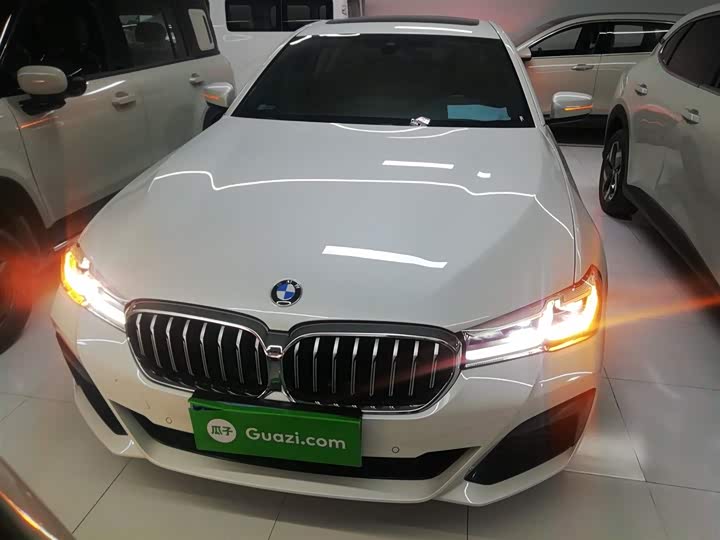 Фото 3 - BMW 5 Series