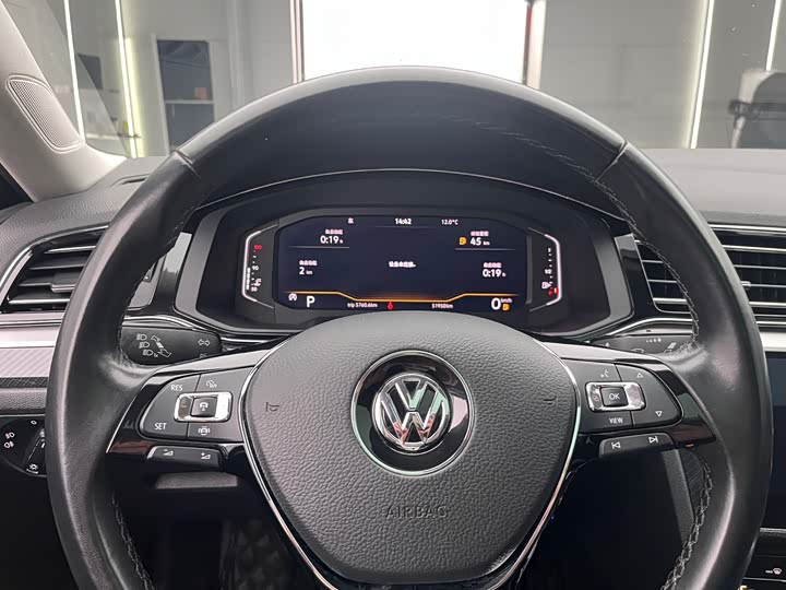 Фото 11 - Volkswagen Lamando L