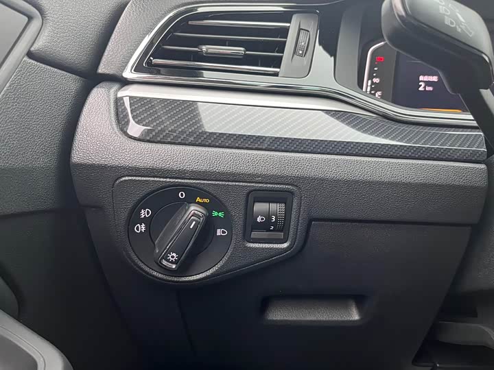 Фото 12 - Volkswagen Lamando L