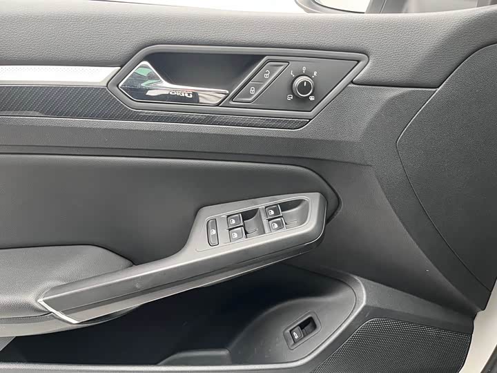 Фото 16 - Volkswagen Lamando L