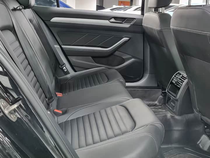 Фото 11 - Volkswagen Magotan