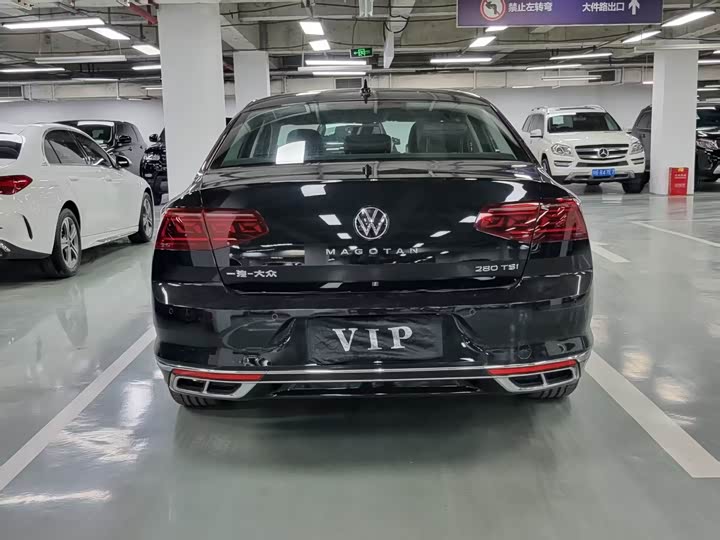 Фото 15 - Volkswagen Magotan