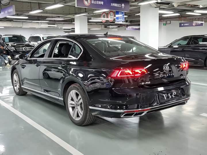 Фото 16 - Volkswagen Magotan