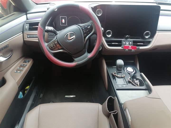 Фото 3 - Lexus ES