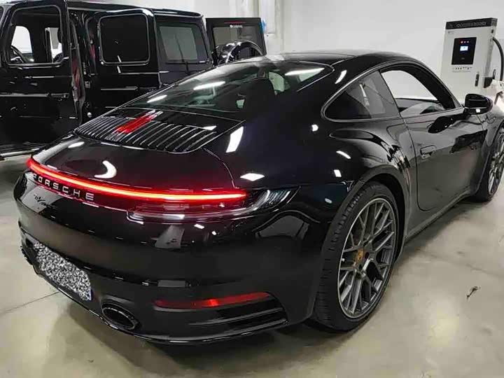 Фото 2 - Porsche 911