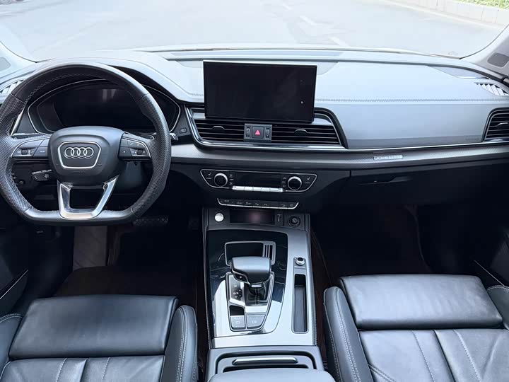 Фото 17 - Audi Q5L