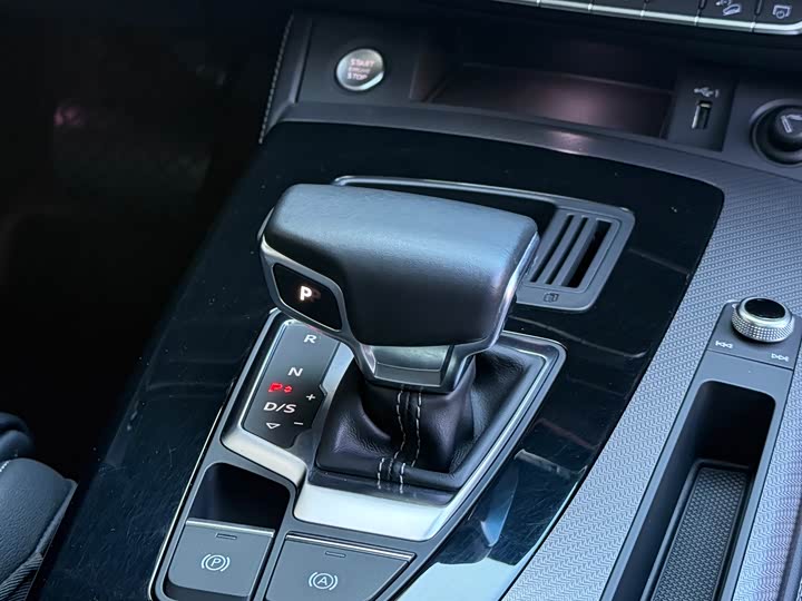 Фото 19 - Audi Q5L