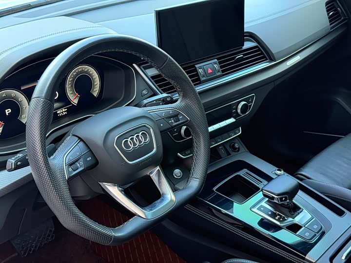 Фото 20 - Audi Q5L