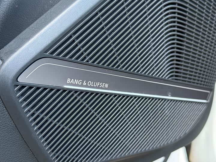 Фото 22 - Audi Q5L