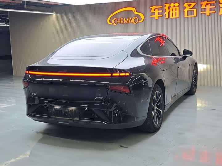 Фото 13 - XPeng P7