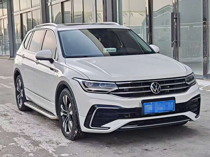 Фото 3 - Volkswagen Tiguan L Pro