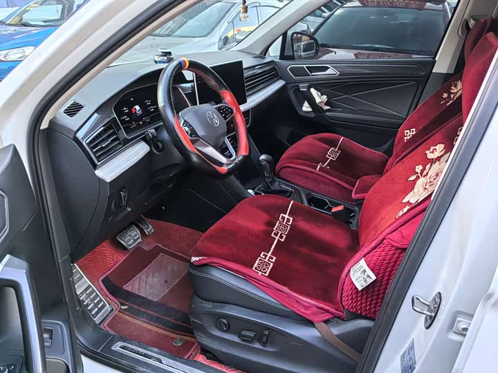 Фото 7 - Volkswagen Tiguan L Pro