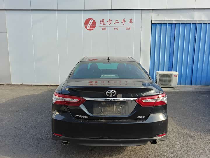 Фото 5 - Toyota Camry