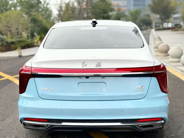 Фото 10 - Hongqi H5