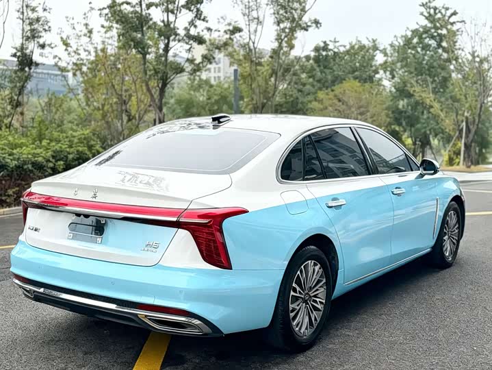 Фото 9 - Hongqi H5