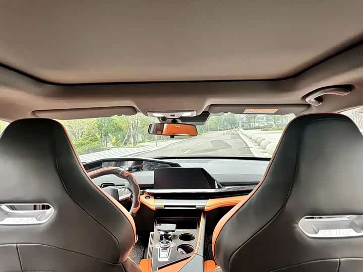 Фото 6 - Changan UNI-V