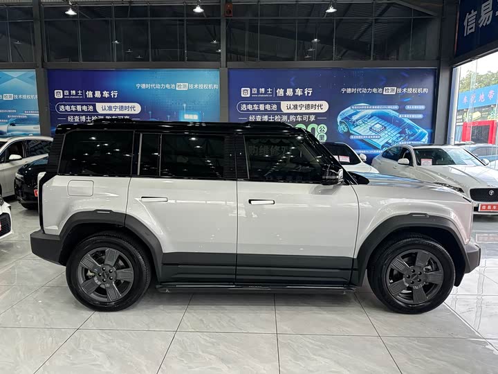 Фото 12 - Chery iCar 03