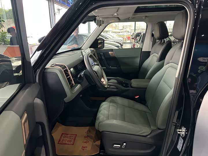 Фото 2 - Chery iCar 03