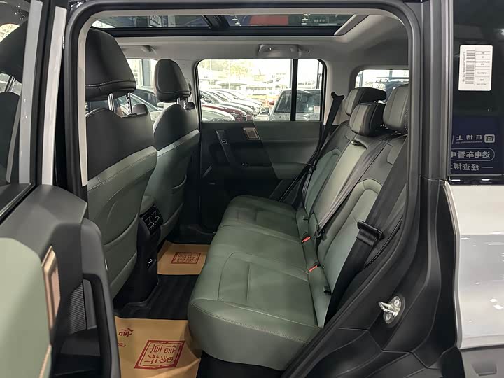 Фото 4 - Chery iCar 03