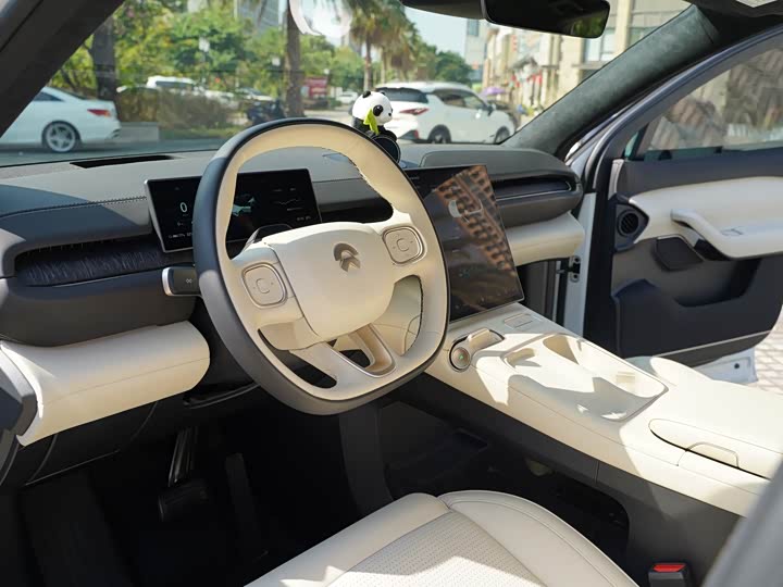 Фото 3 - Nio ES6