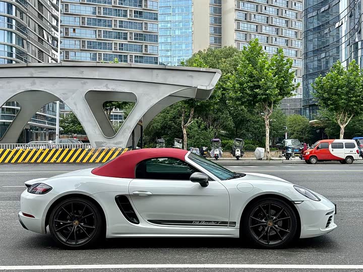 Фото 7 - Porsche 718